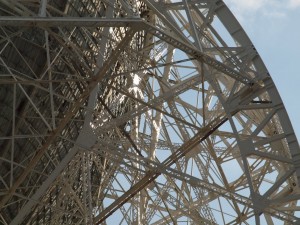 Detail of the supporting structure of the dish